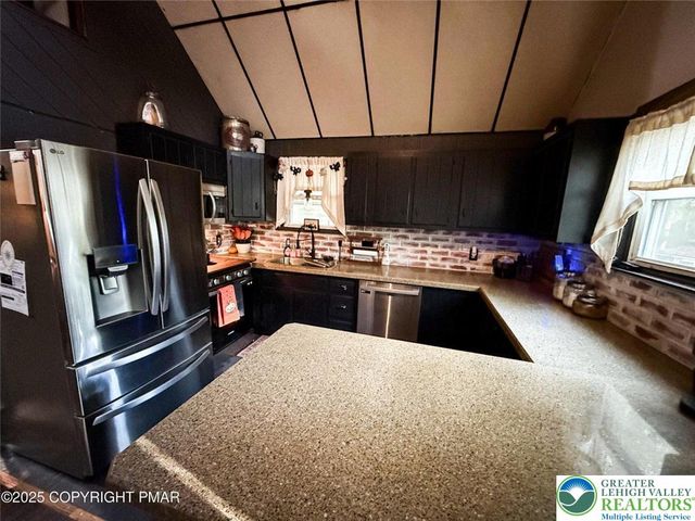229 DeerPath, Polk Twp, PA 18058