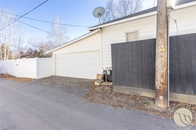 911 2nd STREET W, Billings, MT 59101