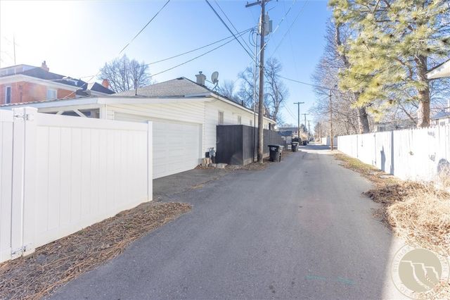 911 2nd STREET W, Billings, MT 59101