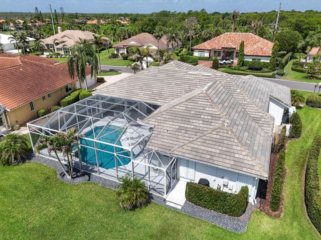 8091 SE Woodlake Lane W, Hobe Sound, FL 33455