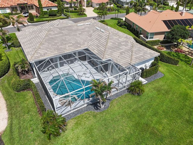 8091 SE Woodlake Lane W, Hobe Sound, FL 33455