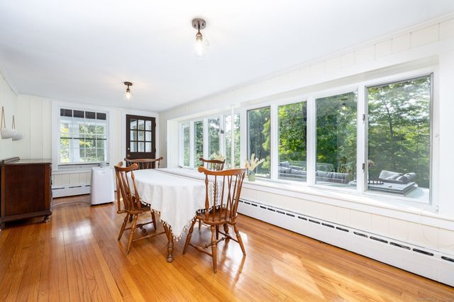 154 Wilburs Lane, Guilford, CT 06437