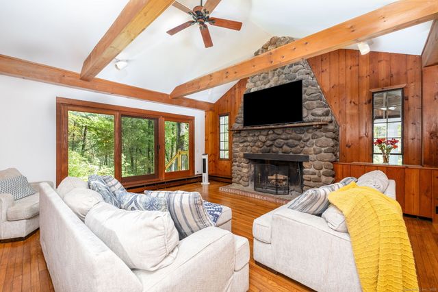 154 Wilburs Lane, Guilford, CT 06437