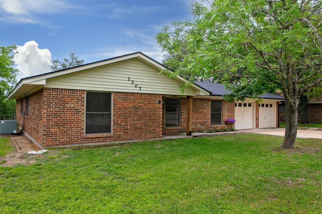 1307 Langford Street, College Station, TX 77840
