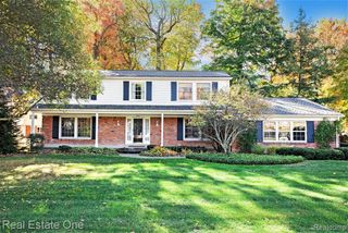 5593 Northcote, West Bloomfield, MI 48322