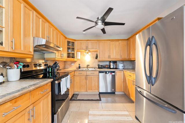 298 Moomuku Place, Honolulu, HI 96821