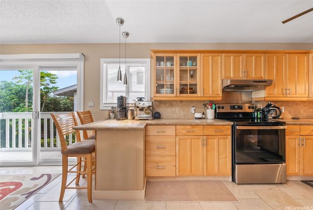 298 Moomuku Place, Honolulu, HI 96821