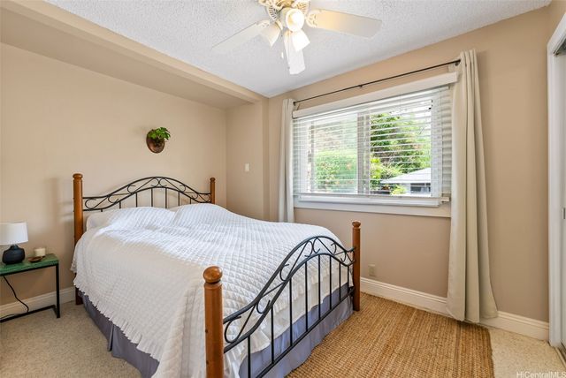 298 Moomuku Place, Honolulu, HI 96821