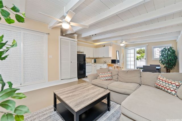 298 Moomuku Place, Honolulu, HI 96821