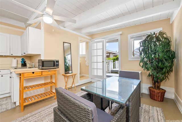 298 Moomuku Place, Honolulu, HI 96821