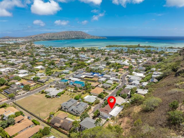 298 Moomuku Place, Honolulu, HI 96821
