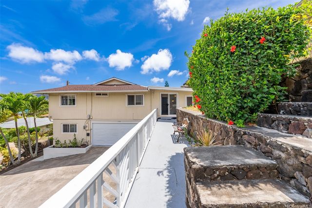 298 Moomuku Place, Honolulu, HI 96821