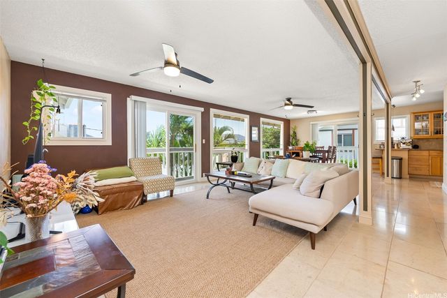 298 Moomuku Place, Honolulu, HI 96821
