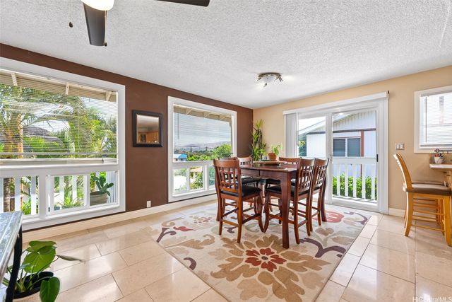 298 Moomuku Place, Honolulu, HI 96821