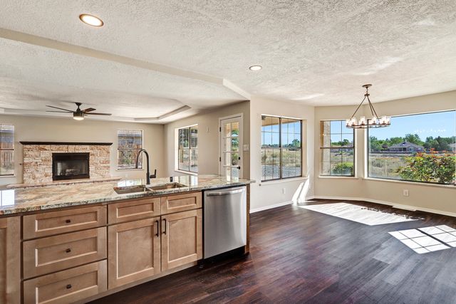 564 NICKLAUS Drive SE, Rio Rancho, NM 87124