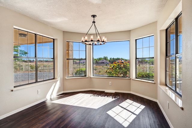 564 NICKLAUS Drive SE, Rio Rancho, NM 87124