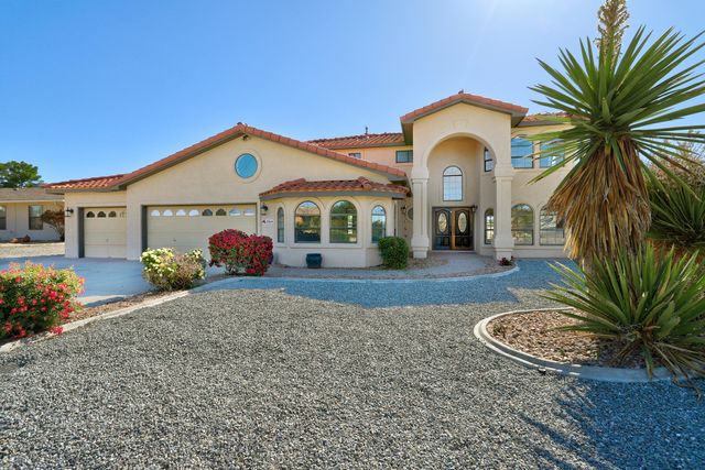 564 NICKLAUS Drive SE, Rio Rancho, NM 87124