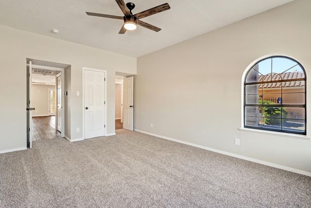 564 NICKLAUS Drive SE, Rio Rancho, NM 87124