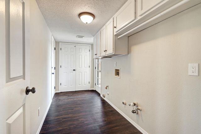 564 NICKLAUS Drive SE, Rio Rancho, NM 87124