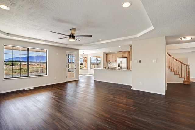 564 NICKLAUS Drive SE, Rio Rancho, NM 87124