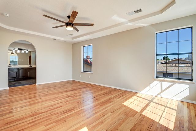 564 NICKLAUS Drive SE, Rio Rancho, NM 87124