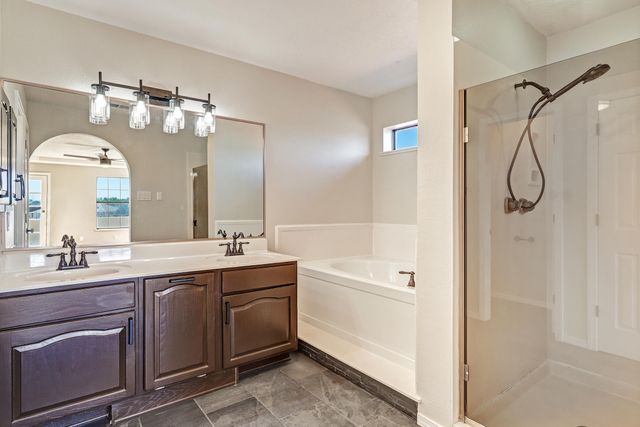 564 NICKLAUS Drive SE, Rio Rancho, NM 87124