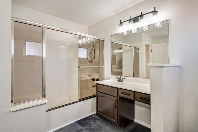 564 NICKLAUS Drive SE, Rio Rancho, NM 87124