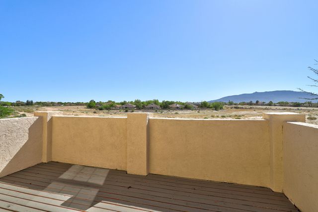 564 NICKLAUS Drive SE, Rio Rancho, NM 87124