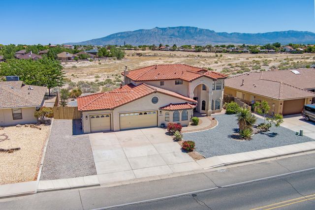 564 NICKLAUS Drive SE, Rio Rancho, NM 87124