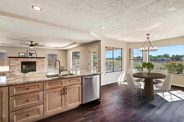 564 NICKLAUS Drive SE, Rio Rancho, NM 87124