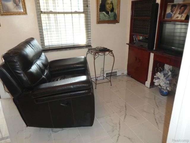 17360 NORTHLAWN Street, Detroit, MI 48221