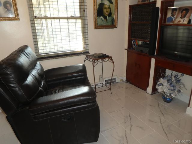 17360 NORTHLAWN Street, Detroit, MI 48221