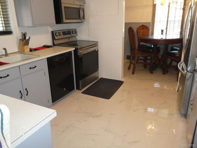 17360 NORTHLAWN Street, Detroit, MI 48221