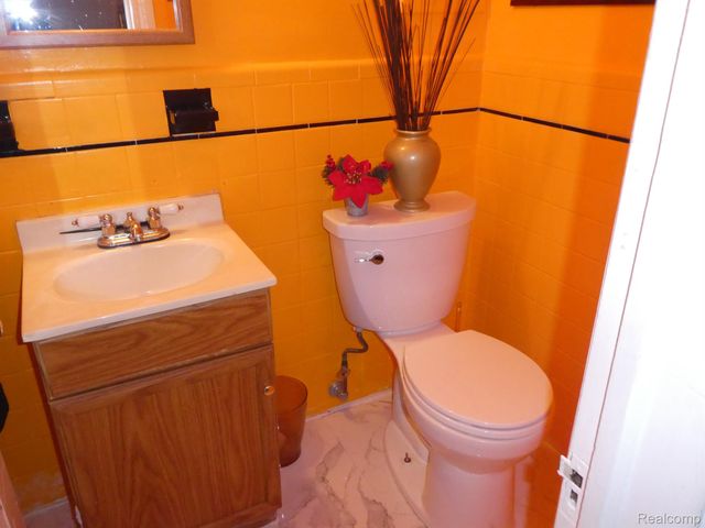 17360 NORTHLAWN Street, Detroit, MI 48221