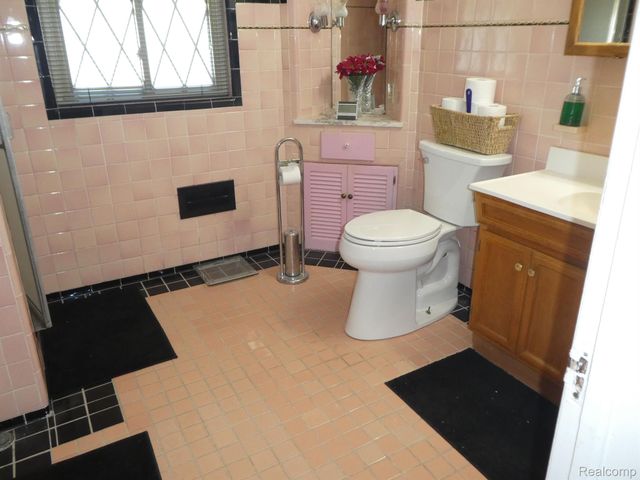 17360 NORTHLAWN Street, Detroit, MI 48221