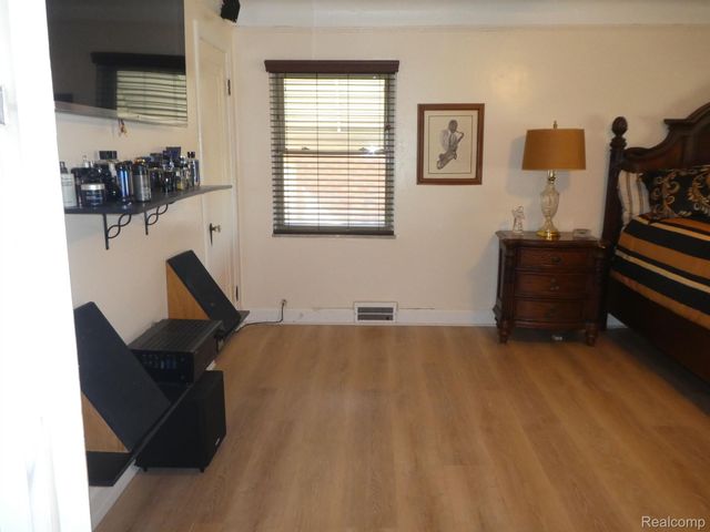 17360 NORTHLAWN Street, Detroit, MI 48221