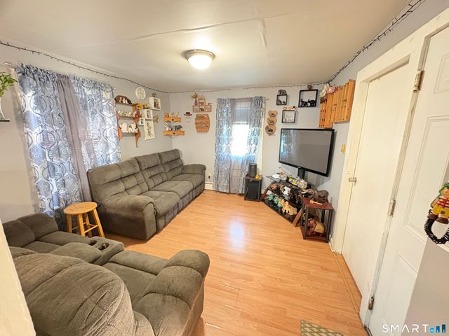 121 Willow Street, Meriden, CT 06450