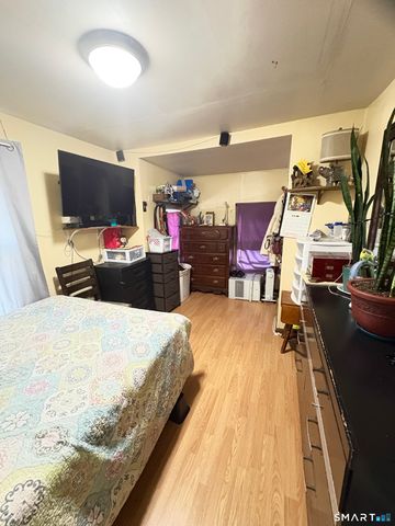 121 Willow Street, Meriden, CT 06450