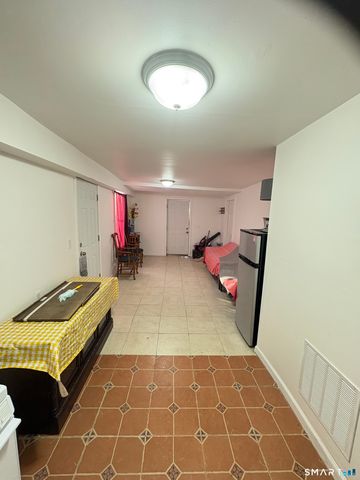 121 Willow Street, Meriden, CT 06450