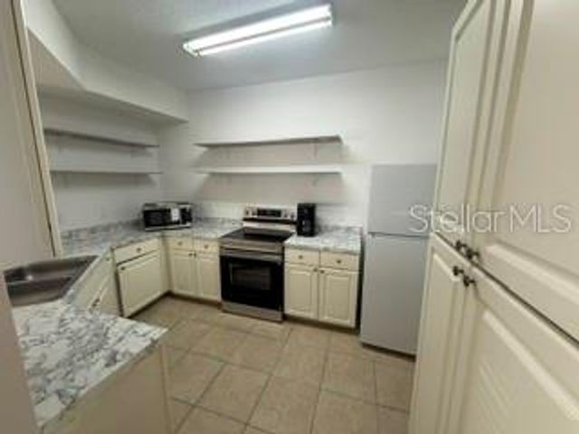 5536 METROWEST BOULEVARD 8-101, Orlando, FL 32811