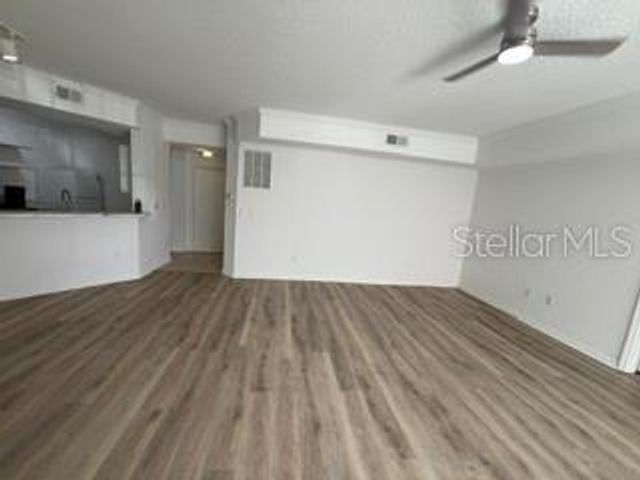 5536 METROWEST BOULEVARD 8-101, Orlando, FL 32811