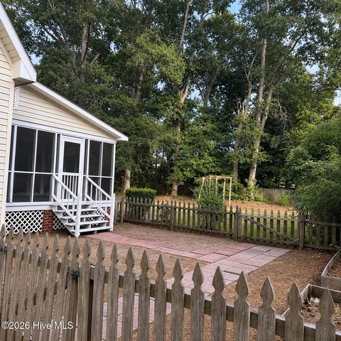 125 Bishop Drive, Winterville, NC 28590