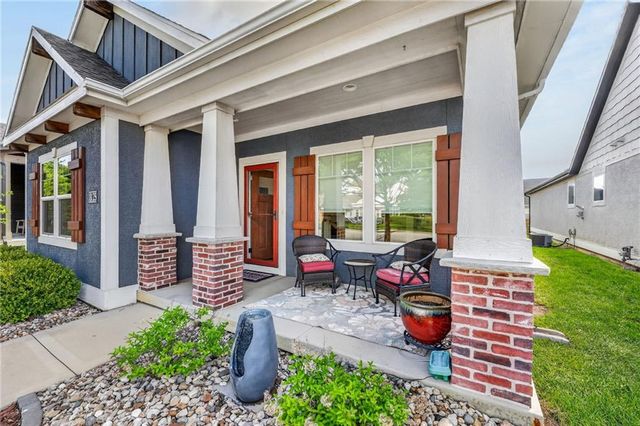 8125 N Farley Avenue, Kansas City, MO 64158