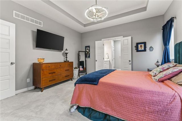 8125 N Farley Avenue, Kansas City, MO 64158