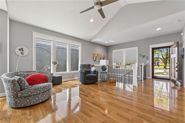 8125 N Farley Avenue, Kansas City, MO 64158