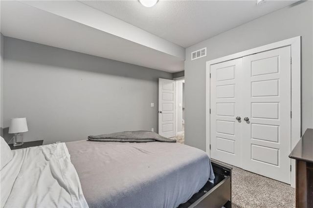 8125 N Farley Avenue, Kansas City, MO 64158