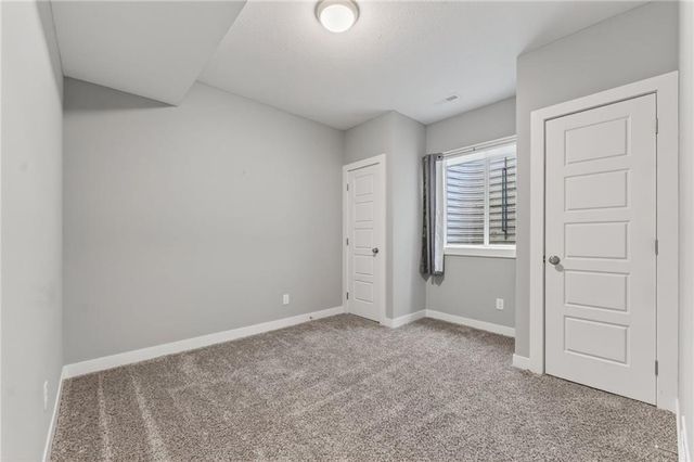 8125 N Farley Avenue, Kansas City, MO 64158