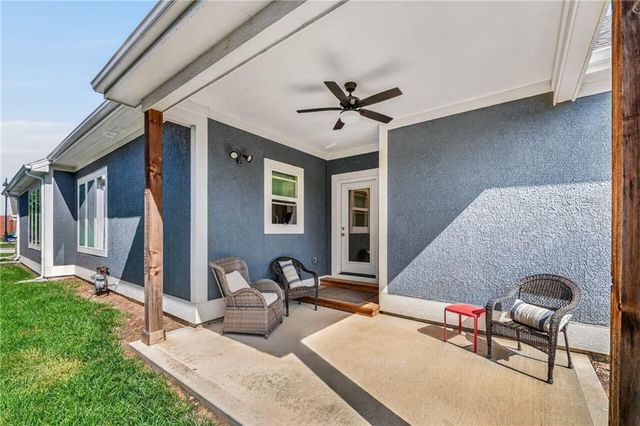 8125 N Farley Avenue, Kansas City, MO 64158