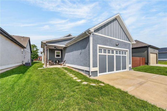 8125 N Farley Avenue, Kansas City, MO 64158