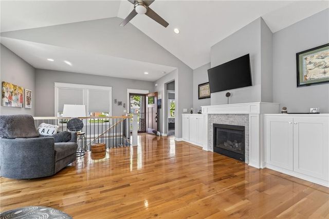 8125 N Farley Avenue, Kansas City, MO 64158
